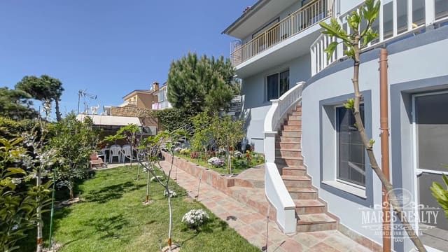 3 slaapkamer Villa te koop in Mas Romeu, Lloret de Mar met garage - € 450.000 (Ref: 7335387)