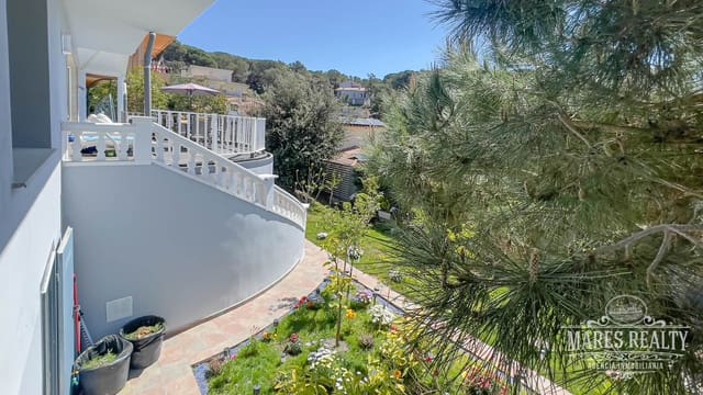 3 slaapkamer Villa te koop in Mas Romeu, Lloret de Mar met garage - € 450.000 (Ref: 7335387)