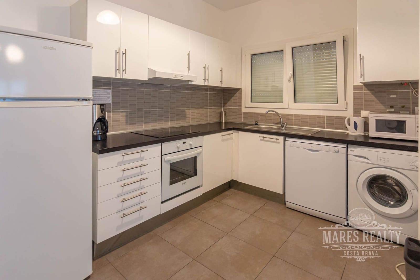 8 bedroom Villa for sale in Lloret de Mar with pool garage - € 695,000 (Ref: 7335393)