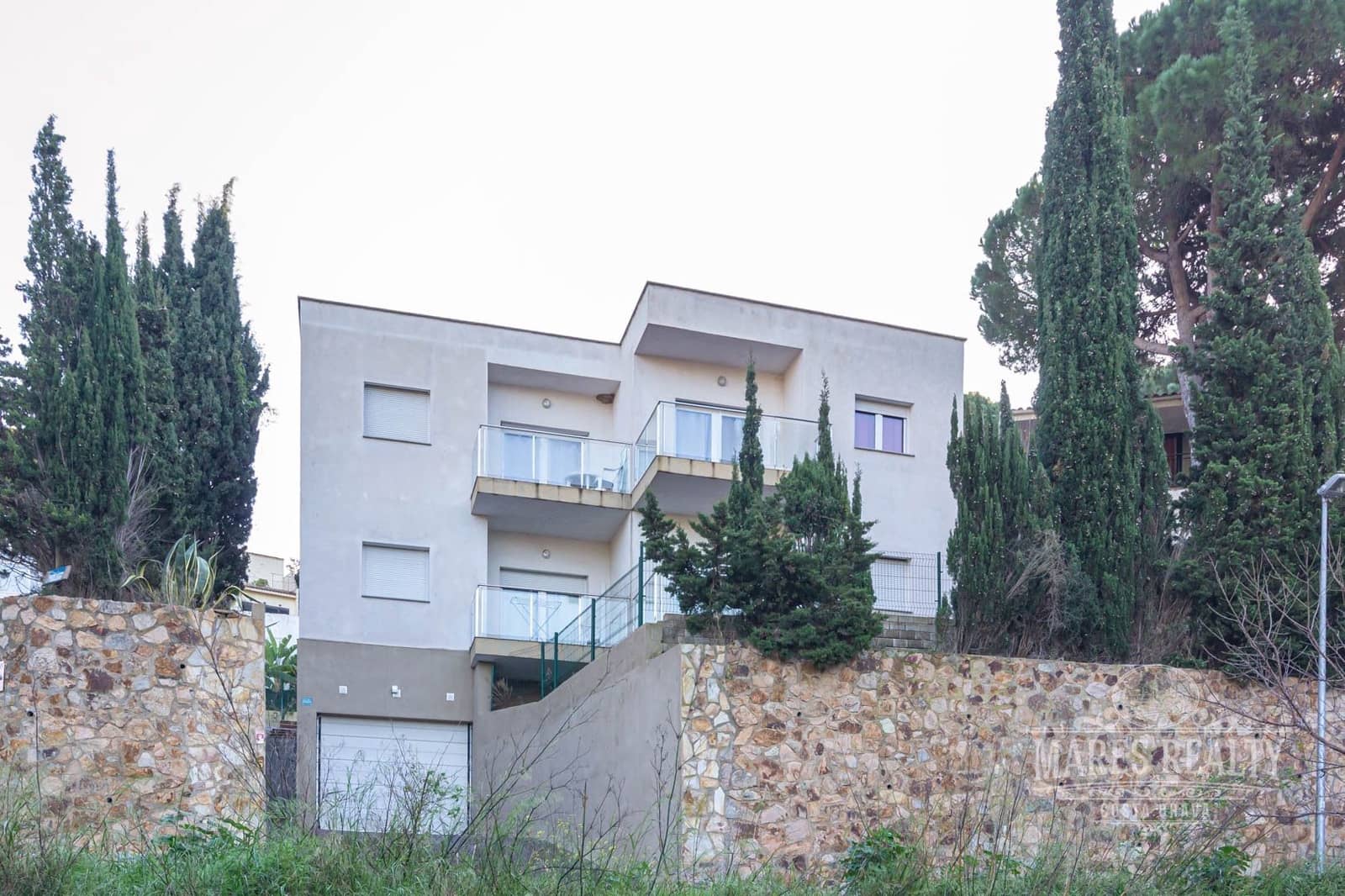 8 bedroom Villa for sale in Lloret de Mar with pool garage - € 695,000 (Ref: 7335393)