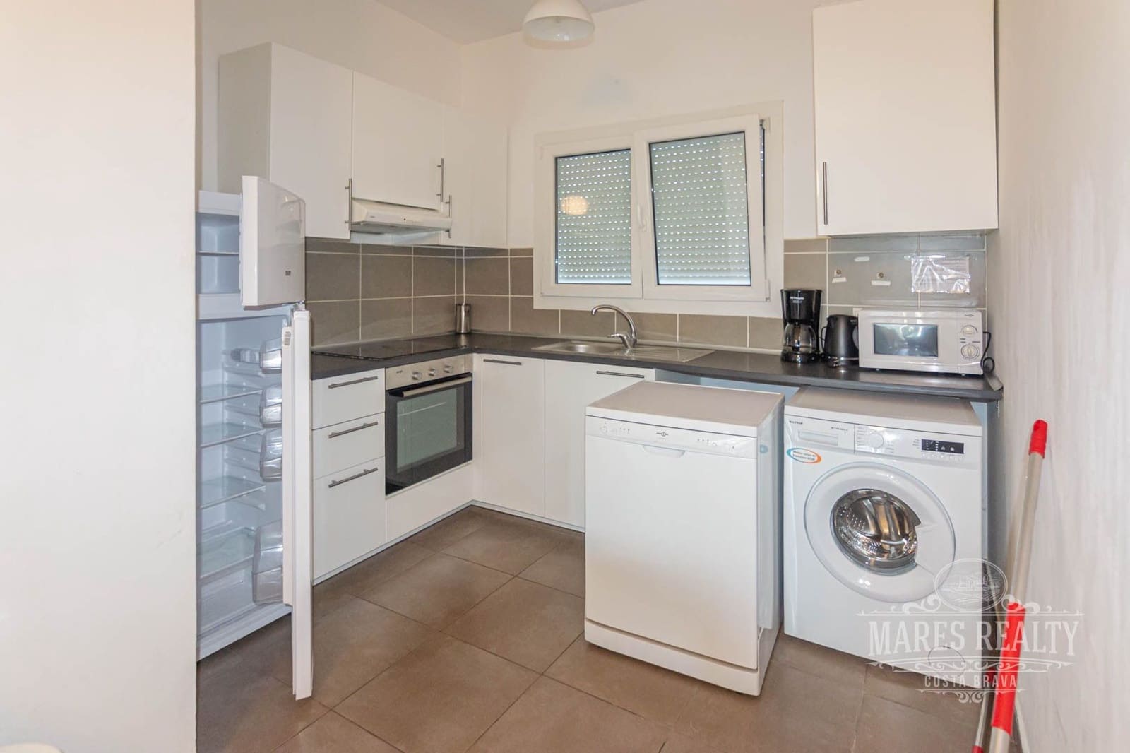 8 bedroom Villa for sale in Lloret de Mar with pool garage - € 695,000 (Ref: 7335393)