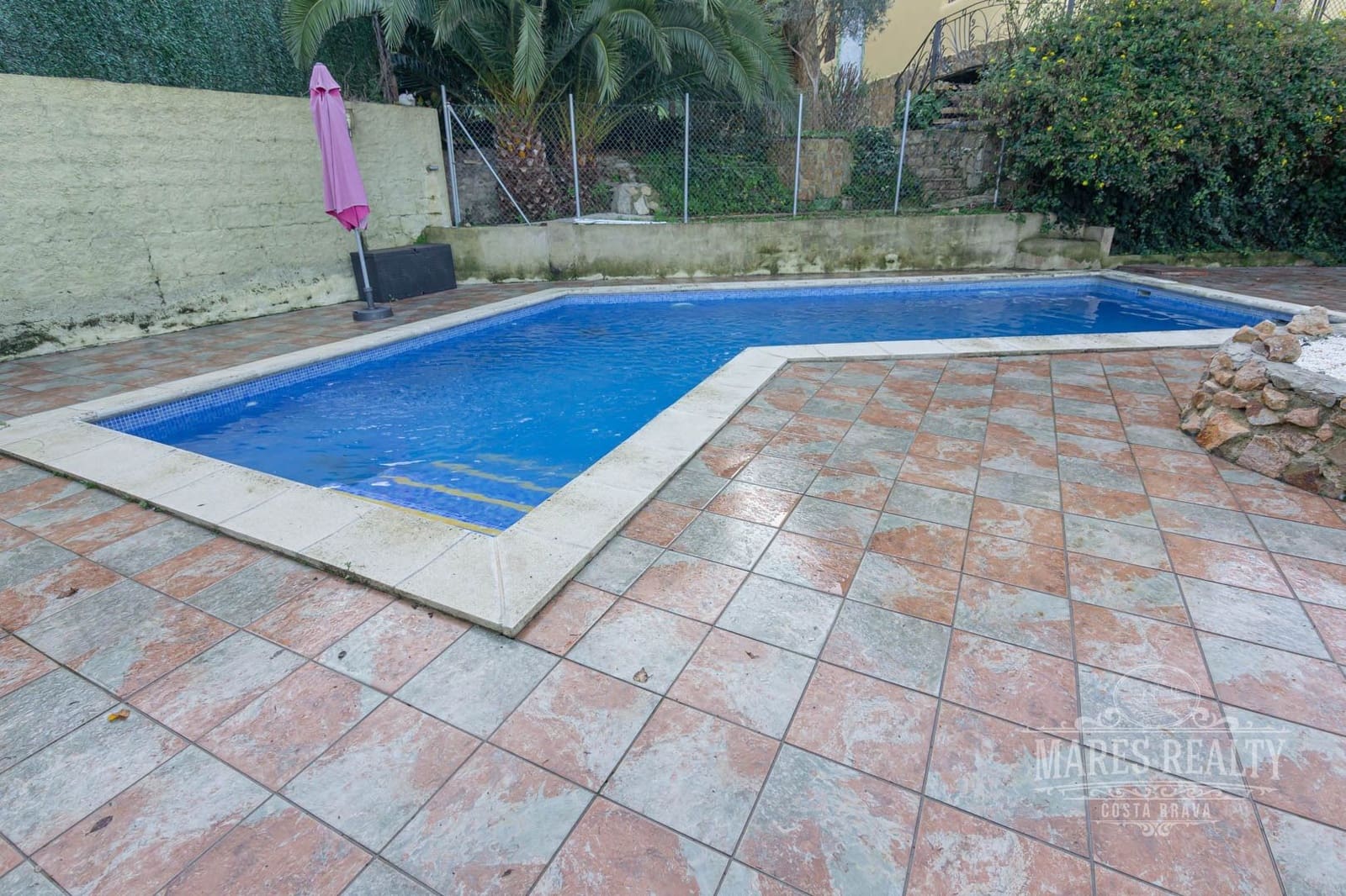 8 bedroom Villa for sale in Lloret de Mar with pool garage - € 695,000 (Ref: 7335393)