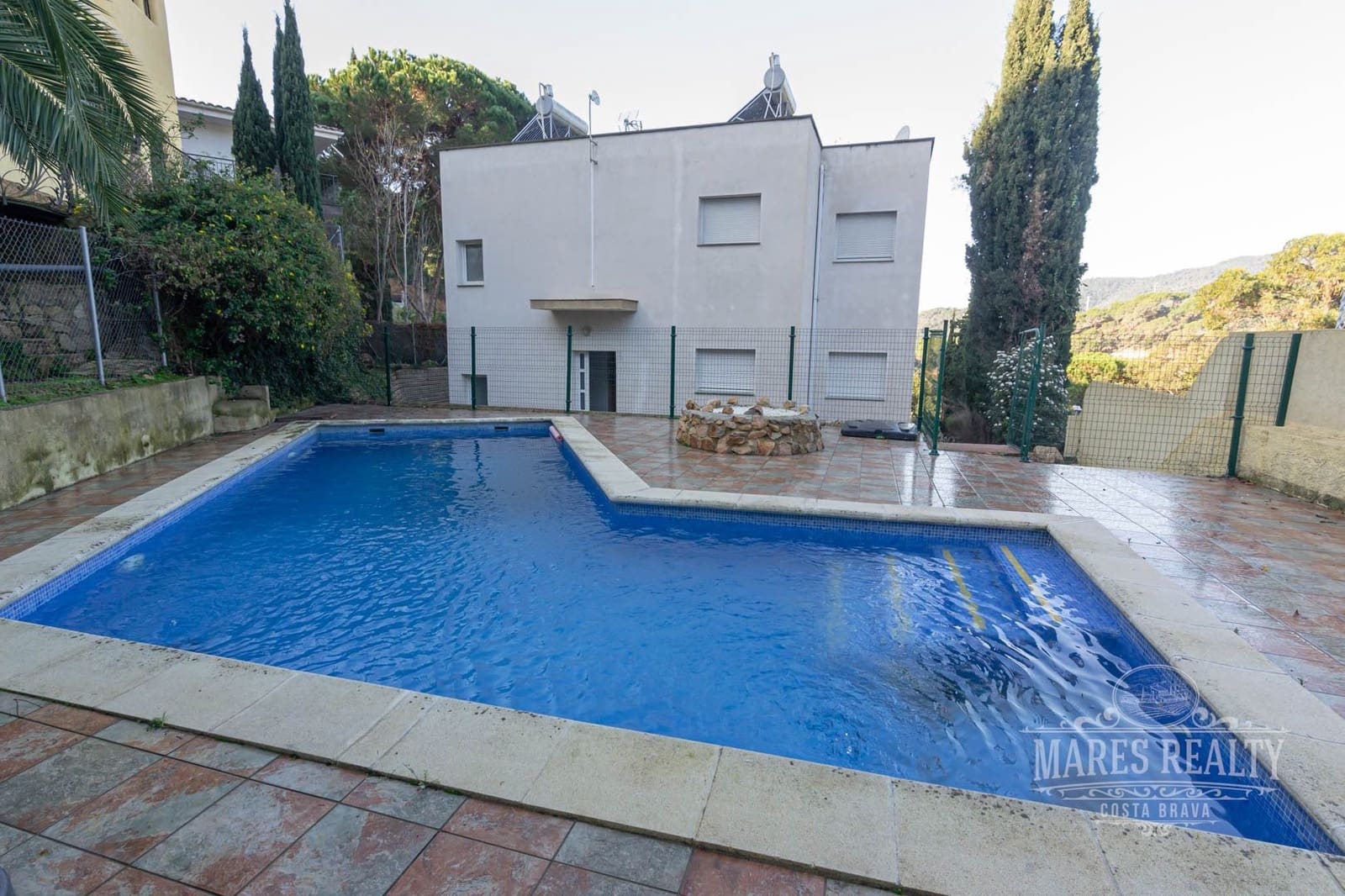 8 bedroom Villa for sale in Lloret de Mar with pool garage - € 695,000 (Ref: 7335393)