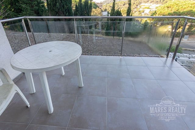 8 sypialnia Willa na sprzedaż w Lloret de Mar z basenem garażem - 695 000 € (Ref: 7335393)