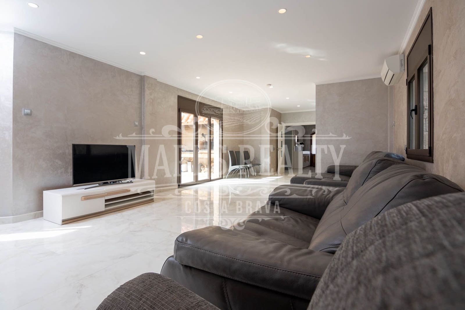 6 soveværelse Villa til salg i Lloret de Mar med swimmingpool garage - € 2.400.000 (Ref: 7340197)