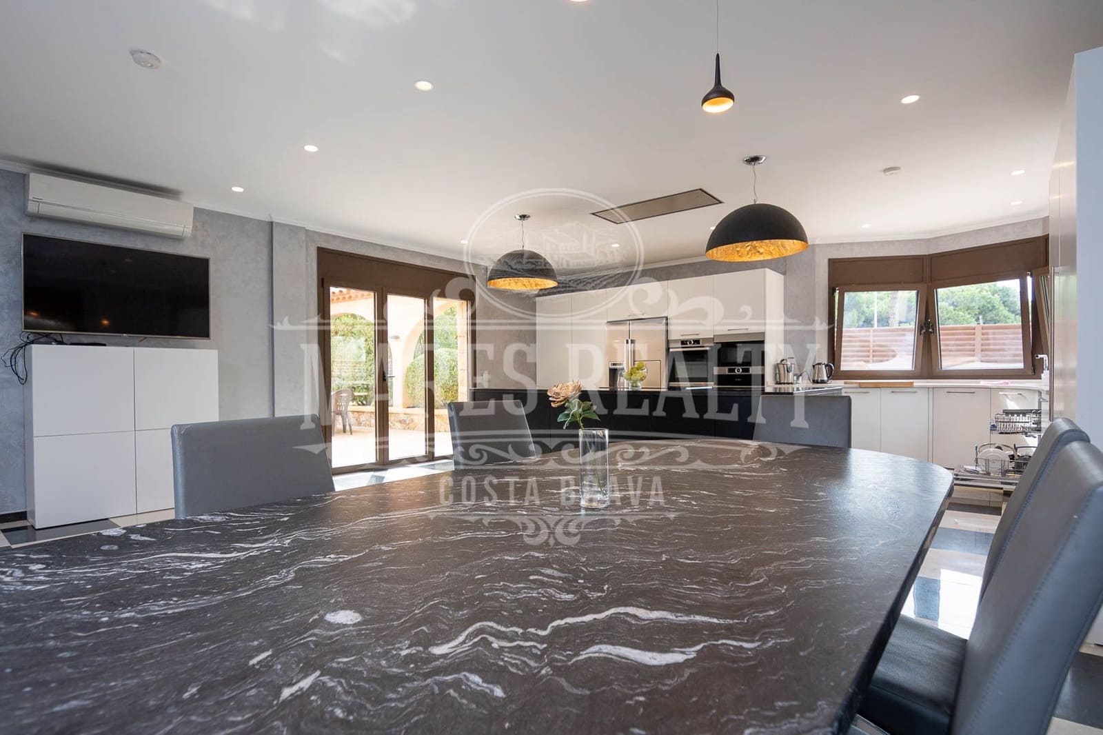 6 soveværelse Villa til salg i Lloret de Mar med swimmingpool garage - € 2.400.000 (Ref: 7340197)