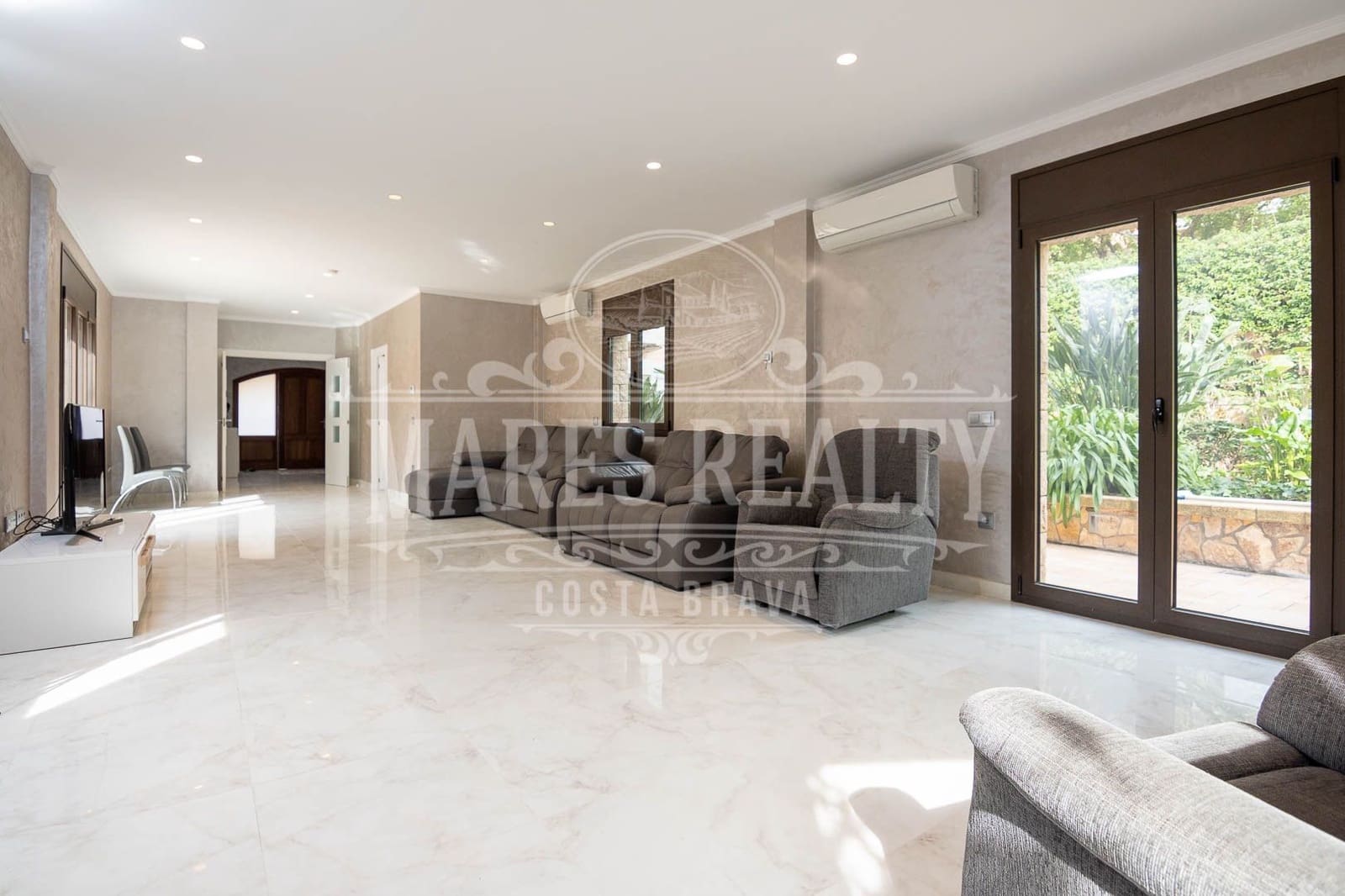 6 soveværelse Villa til salg i Lloret de Mar med swimmingpool garage - € 2.400.000 (Ref: 7340197)