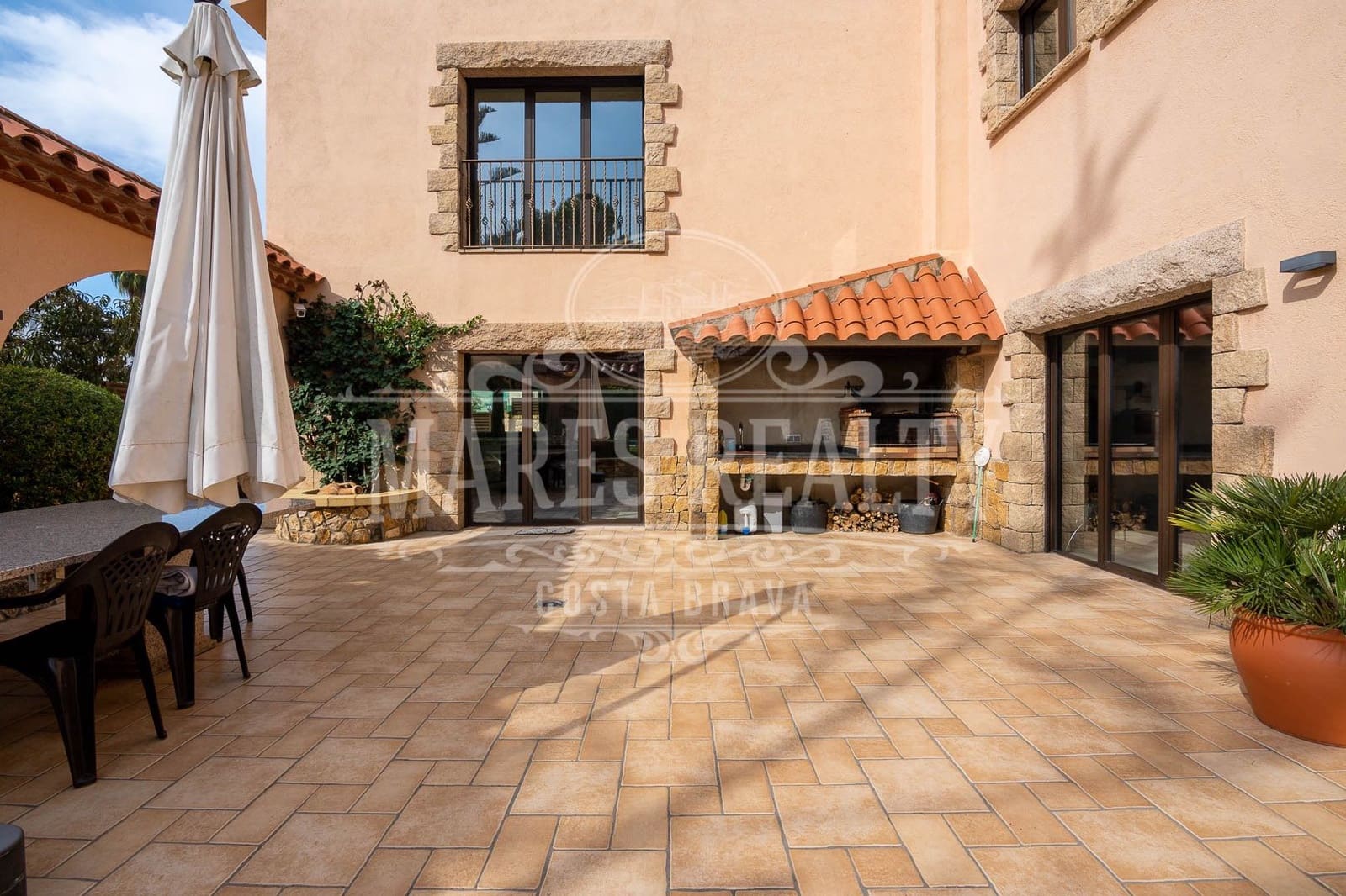 6 soveværelse Villa til salg i Lloret de Mar med swimmingpool garage - € 2.400.000 (Ref: 7340197)