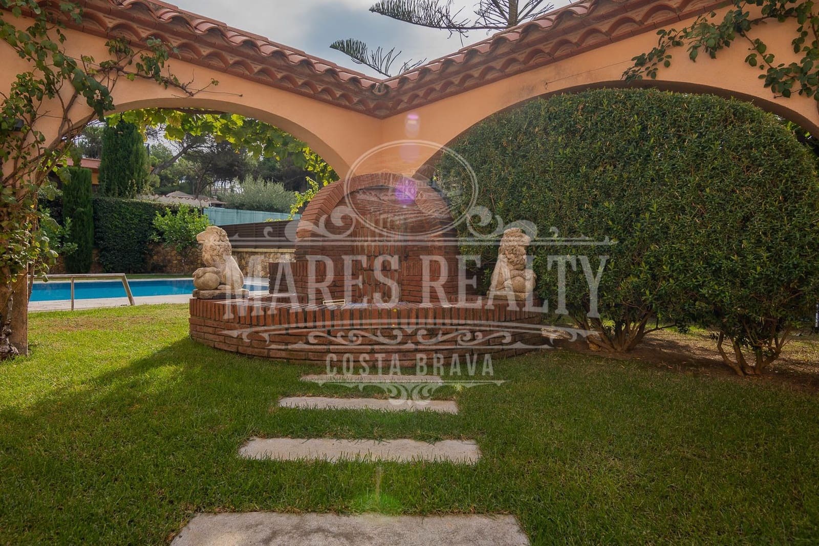 6 soveværelse Villa til salg i Lloret de Mar med swimmingpool garage - € 2.400.000 (Ref: 7340197)