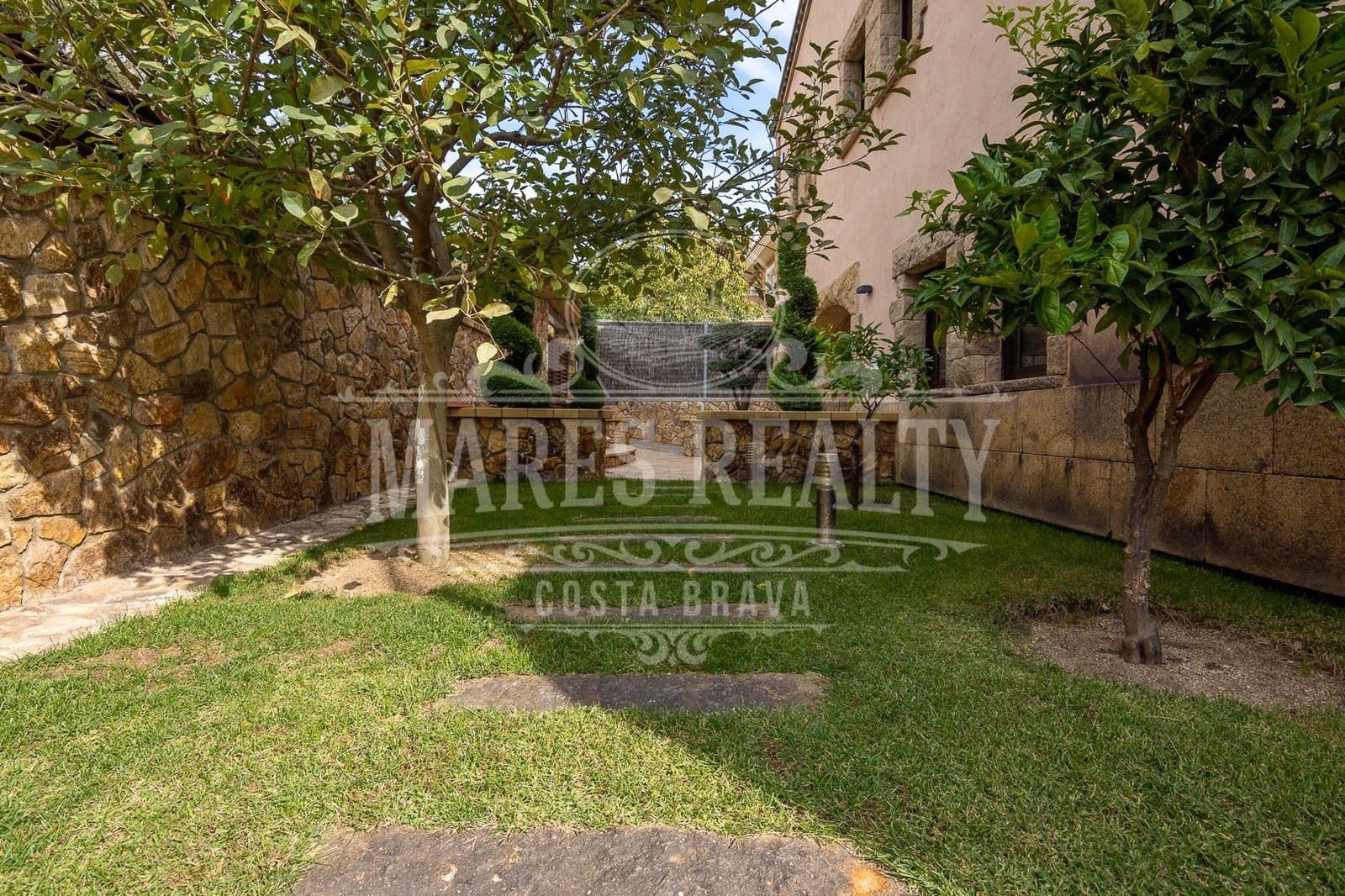 6 soveværelse Villa til salg i Lloret de Mar med swimmingpool garage - € 2.400.000 (Ref: 7340197)