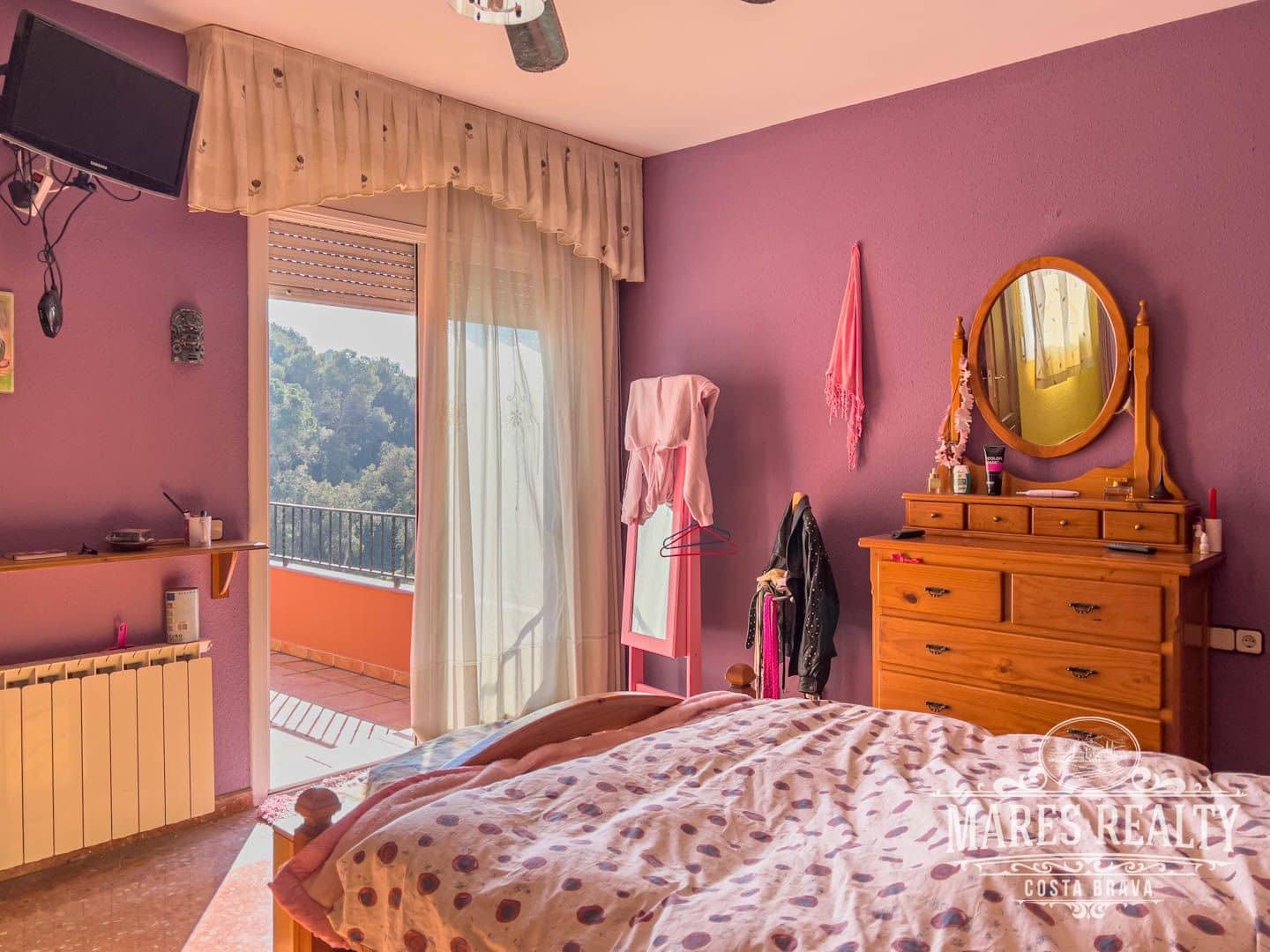 6 bedroom Villa for sale in Lloret de Mar with pool garage - € 525,000 (Ref: 7381296)