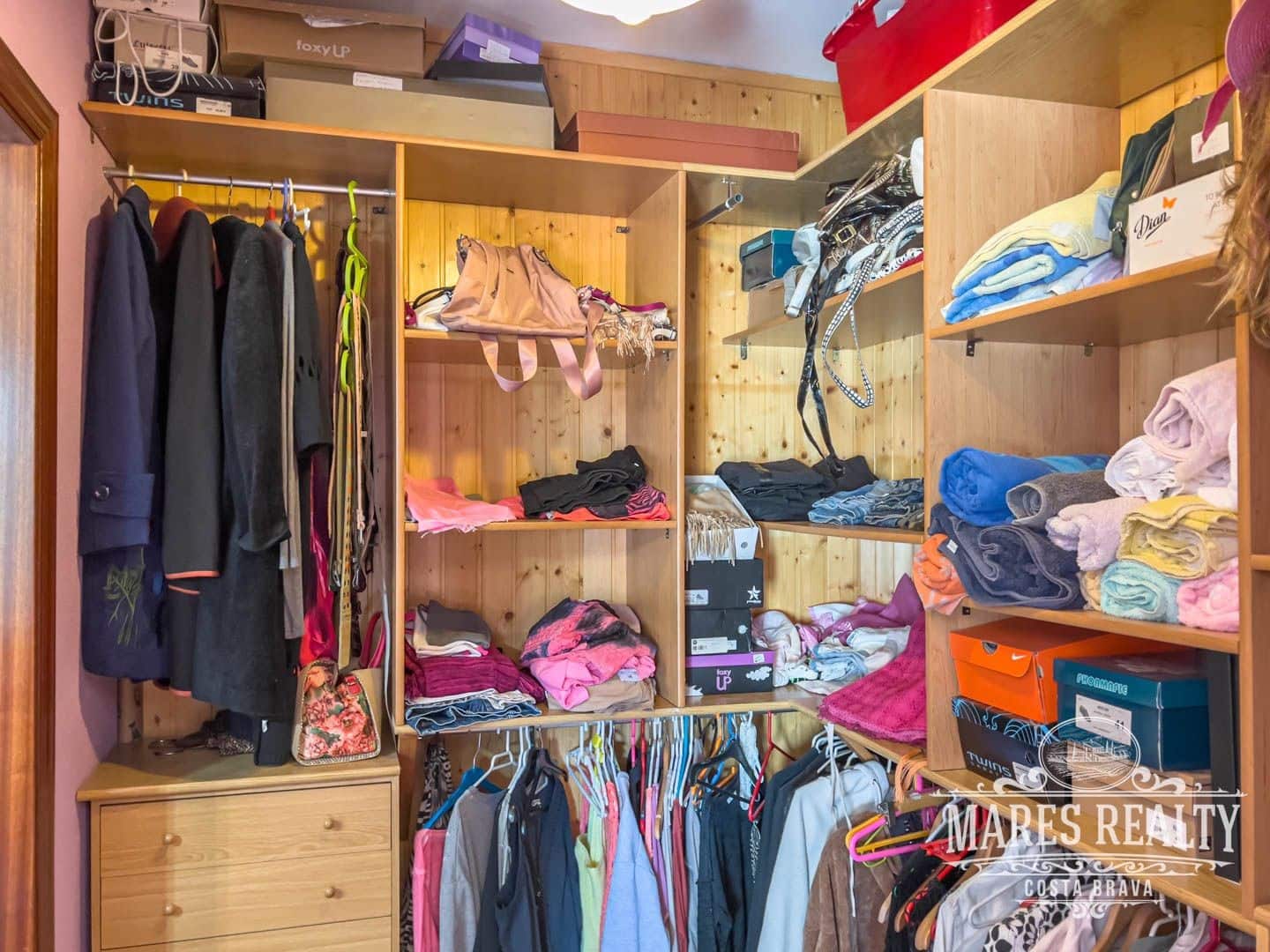 6 bedroom Villa for sale in Lloret de Mar with pool garage - € 525,000 (Ref: 7381296)