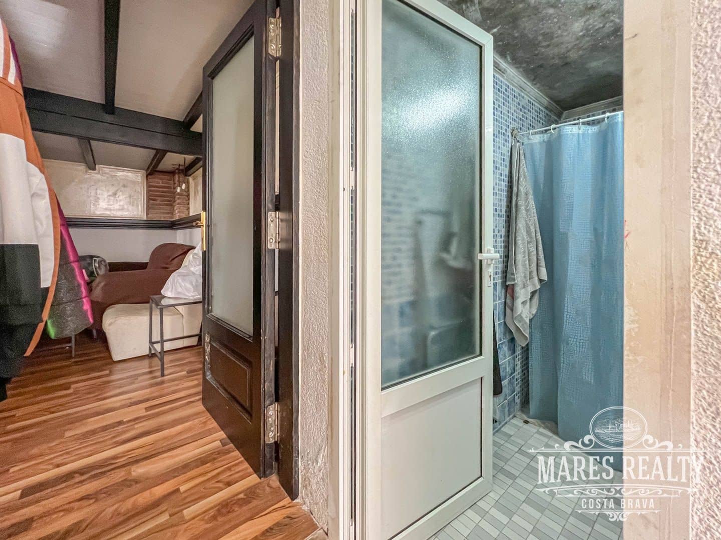 6 bedroom Villa for sale in Lloret de Mar with pool garage - € 525,000 (Ref: 7381296)