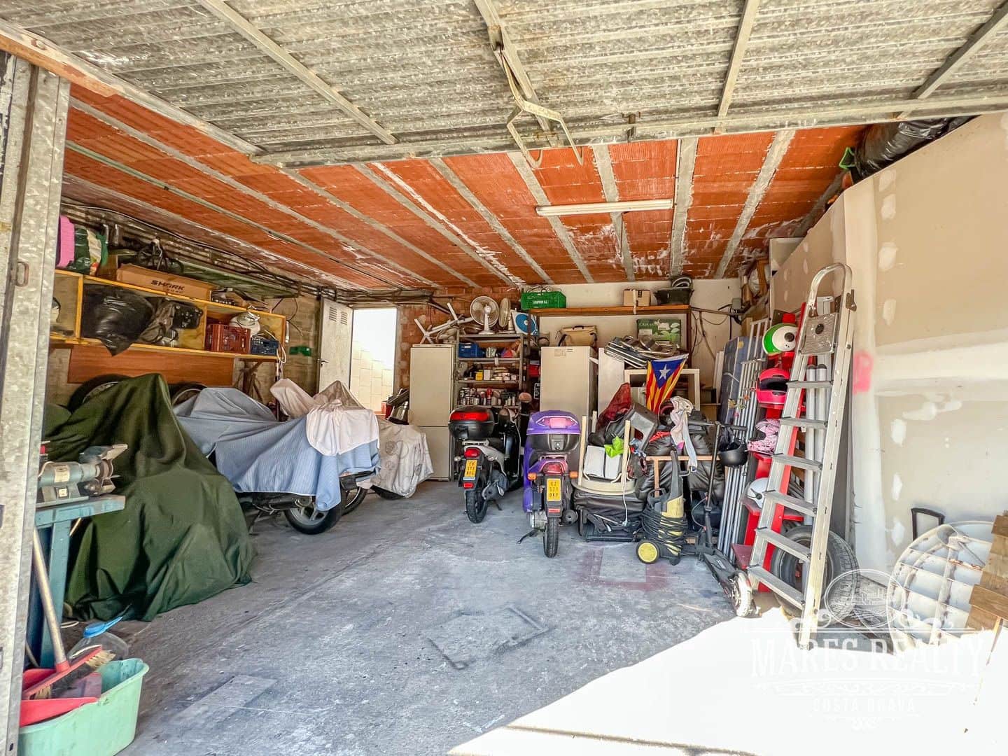 6 bedroom Villa for sale in Lloret de Mar with pool garage - € 525,000 (Ref: 7381296)