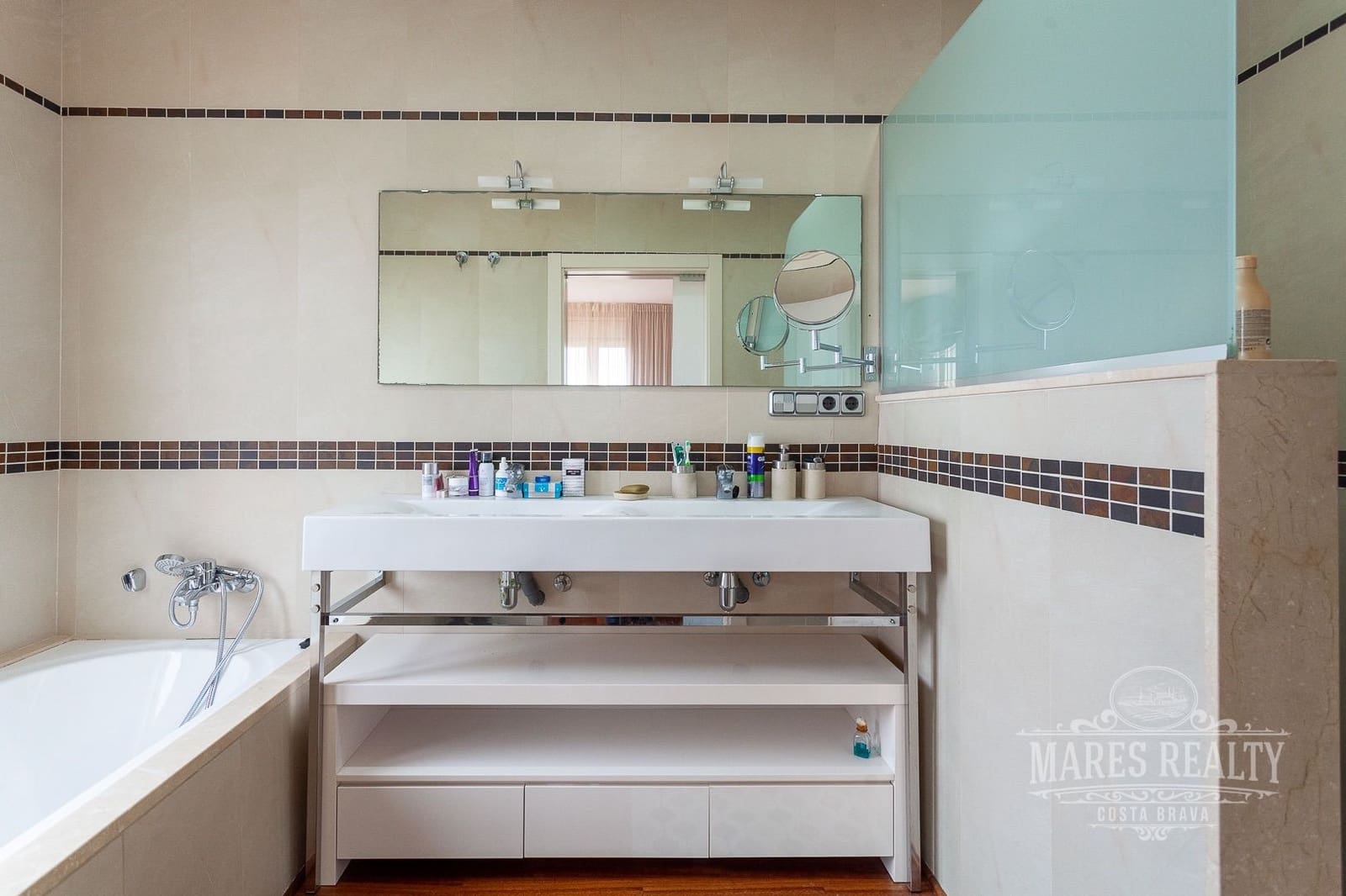 3 soveværelse Villa til salg i Lloret de Mar med swimmingpool garage - € 799.000 (Ref: 7388416)