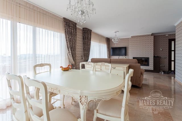 3 soveværelse Villa til salg i Roca Grossa, Lloret de Mar med swimmingpool garage - € 799.000 (Ref: 7388416)