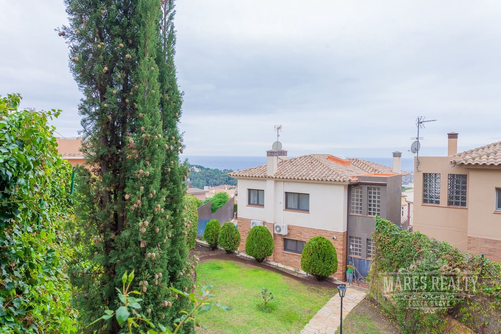 3 soveværelse Villa til salg i Lloret de Mar med swimmingpool garage - € 799.000 (Ref: 7388416)