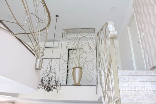 5 camera da letto Villa in vendita in Lloret de Mar con piscina garage - 995.000 € (Rif: 7402302)