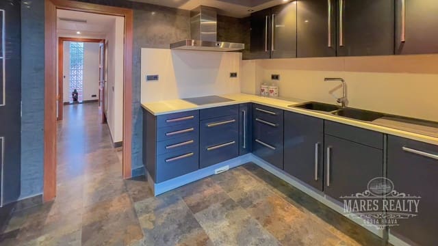 5 quarto Moradia para venda em L'Escala com piscina garagem - 550 000 € (Ref: 7429905)