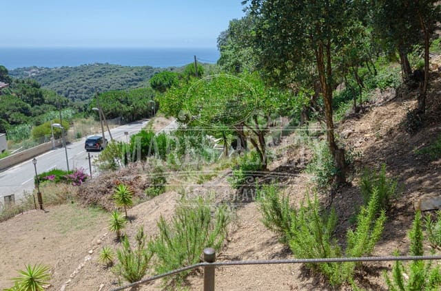 Grunde uden byggetilladelser til salg i Lloret de Mar - € 115.000 (Ref: 7431642)