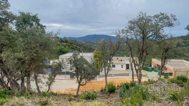 Grunde uden byggetilladelser til salg i Lloret de Mar - € 85.000 (Ref: 7435364)