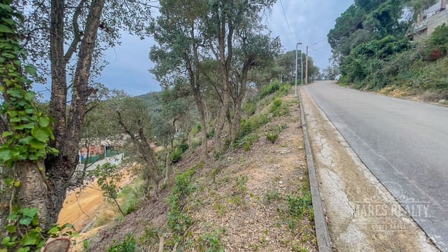 Grunde uden byggetilladelser til salg i Lloret de Mar - € 85.000 (Ref: 7435364)