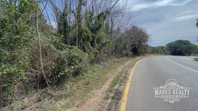 Grunde uden byggetilladelser til salg i Fenals, Lloret de Mar - € 2.280.000 (Ref: 7458204)