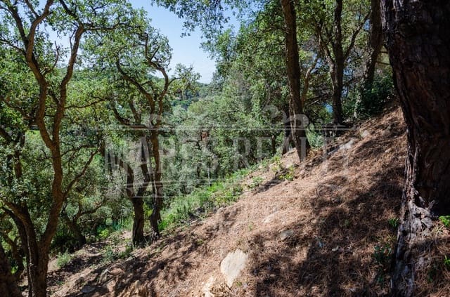 Grunde uden byggetilladelser til salg i Lloret de Mar - € 106.000 (Ref: 7458212)