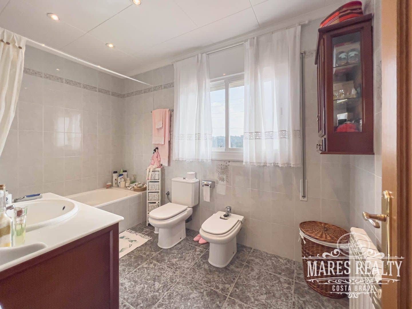 4 bedroom Villa for sale in Lloret de Mar with pool garage - € 499,000 (Ref: 7465192)