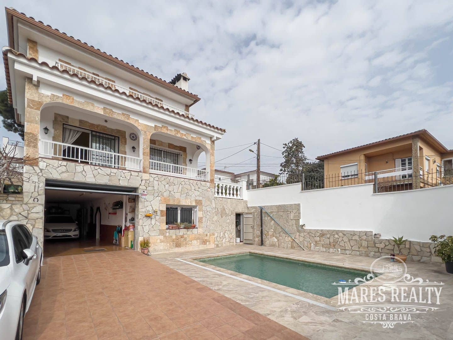 4 bedroom Villa for sale in Lloret de Mar with pool garage - € 499,000 (Ref: 7465192)