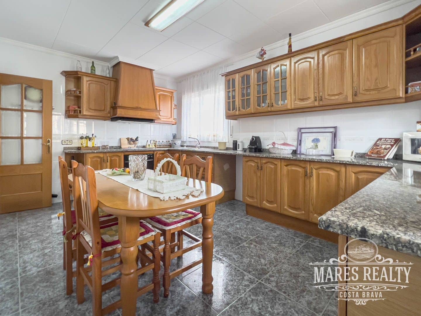 4 bedroom Villa for sale in Lloret de Mar with pool garage - € 499,000 (Ref: 7465192)