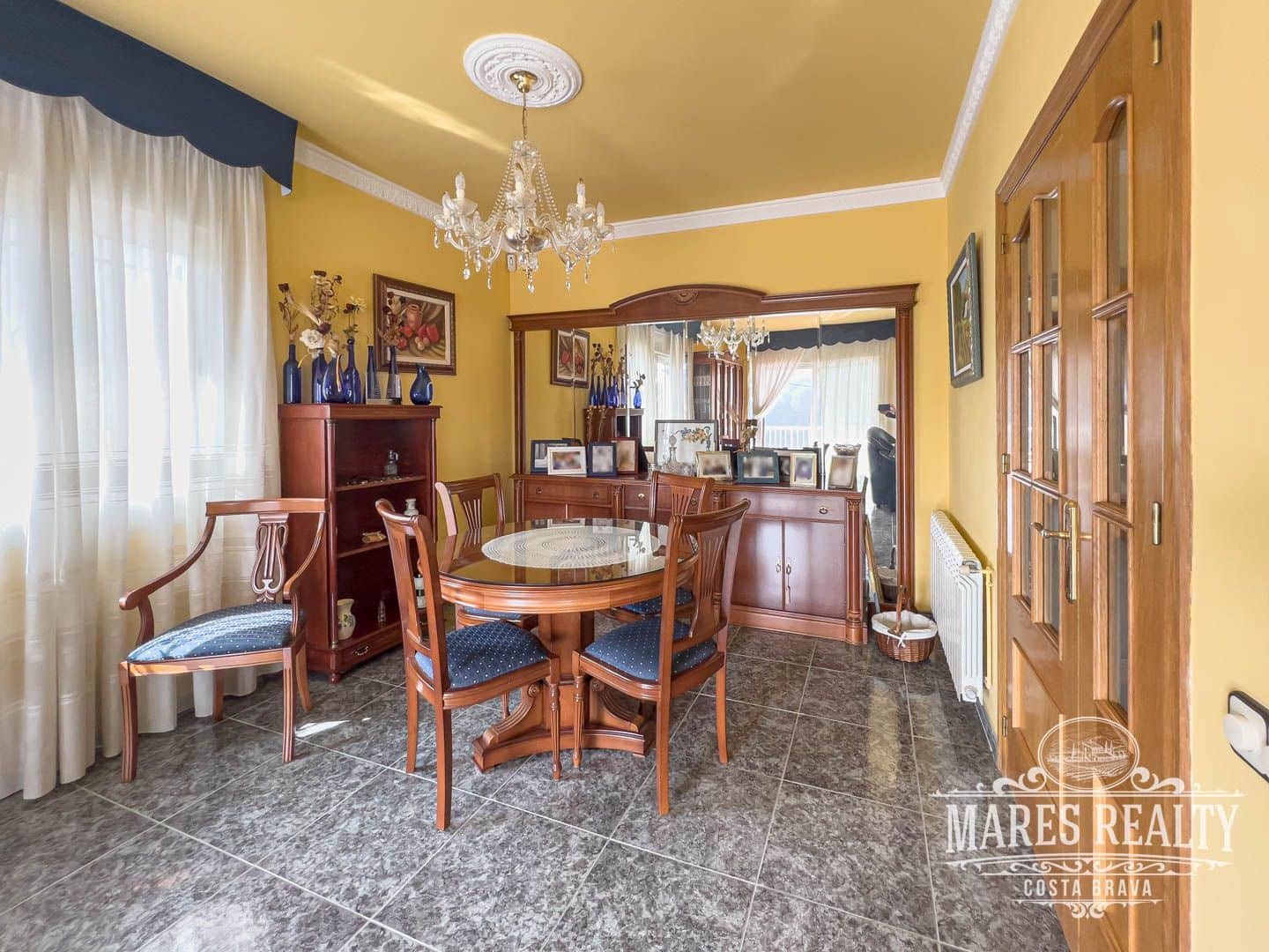 4 bedroom Villa for sale in Lloret de Mar with pool garage - € 499,000 (Ref: 7465192)