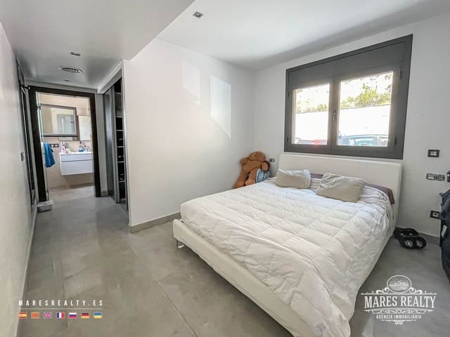 3 soverom Villa til salgs i Roca Grossa, Lloret de Mar med svømmebasseng garasje - € 800 000 (Ref: 7555466)