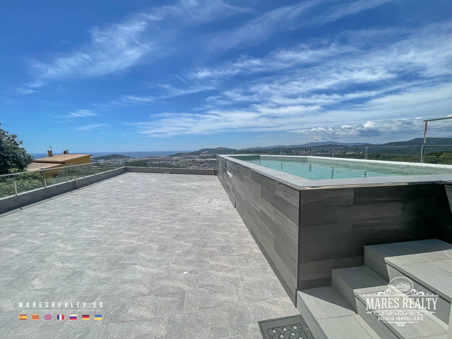 3 soverom Villa til salgs i Lloret de Mar med svømmebasseng garasje - € 800 000 (Ref: 7555466)