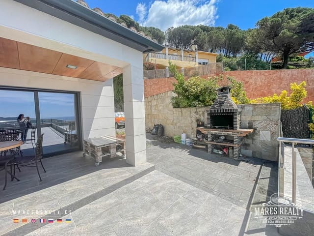 3 soverom Villa til salgs i Roca Grossa, Lloret de Mar med svømmebasseng garasje - € 800 000 (Ref: 7555466)