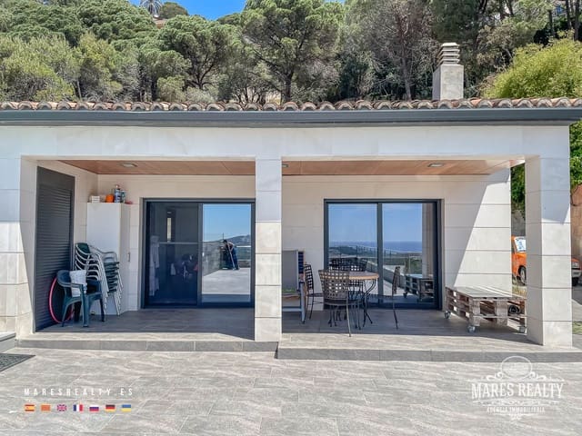 3 soverom Villa til salgs i Roca Grossa, Lloret de Mar med svømmebasseng garasje - € 800 000 (Ref: 7555466)