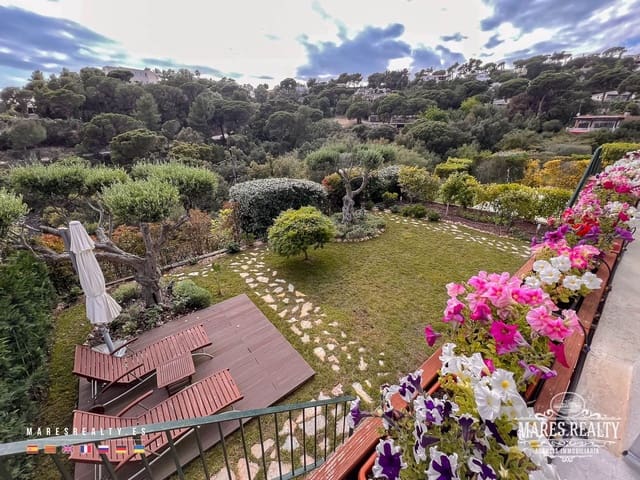 4 bedroom Villa for sale in Tossa de Mar with garage - € 950,000 (Ref: 7558863)