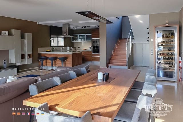 5 slaapkamer Villa te koop in Canyelles, Lloret de Mar met zwembad garage - € 1.900.000 (Ref: 7561785)