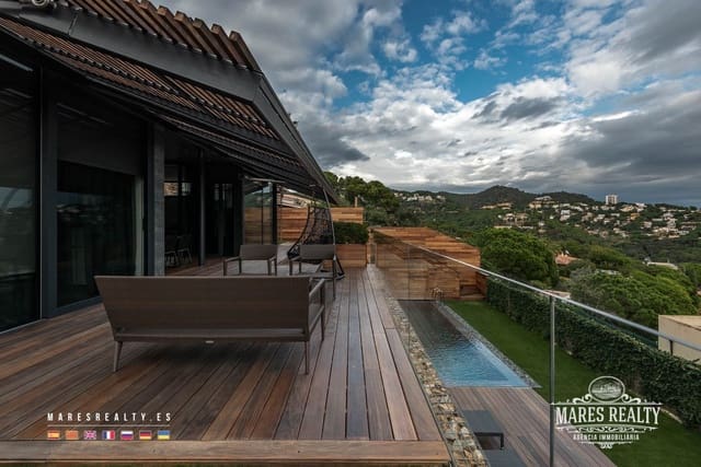 6 slaapkamer Villa te koop in Canyelles, Lloret de Mar met zwembad garage - € 4.500.000 (Ref: 7561786)