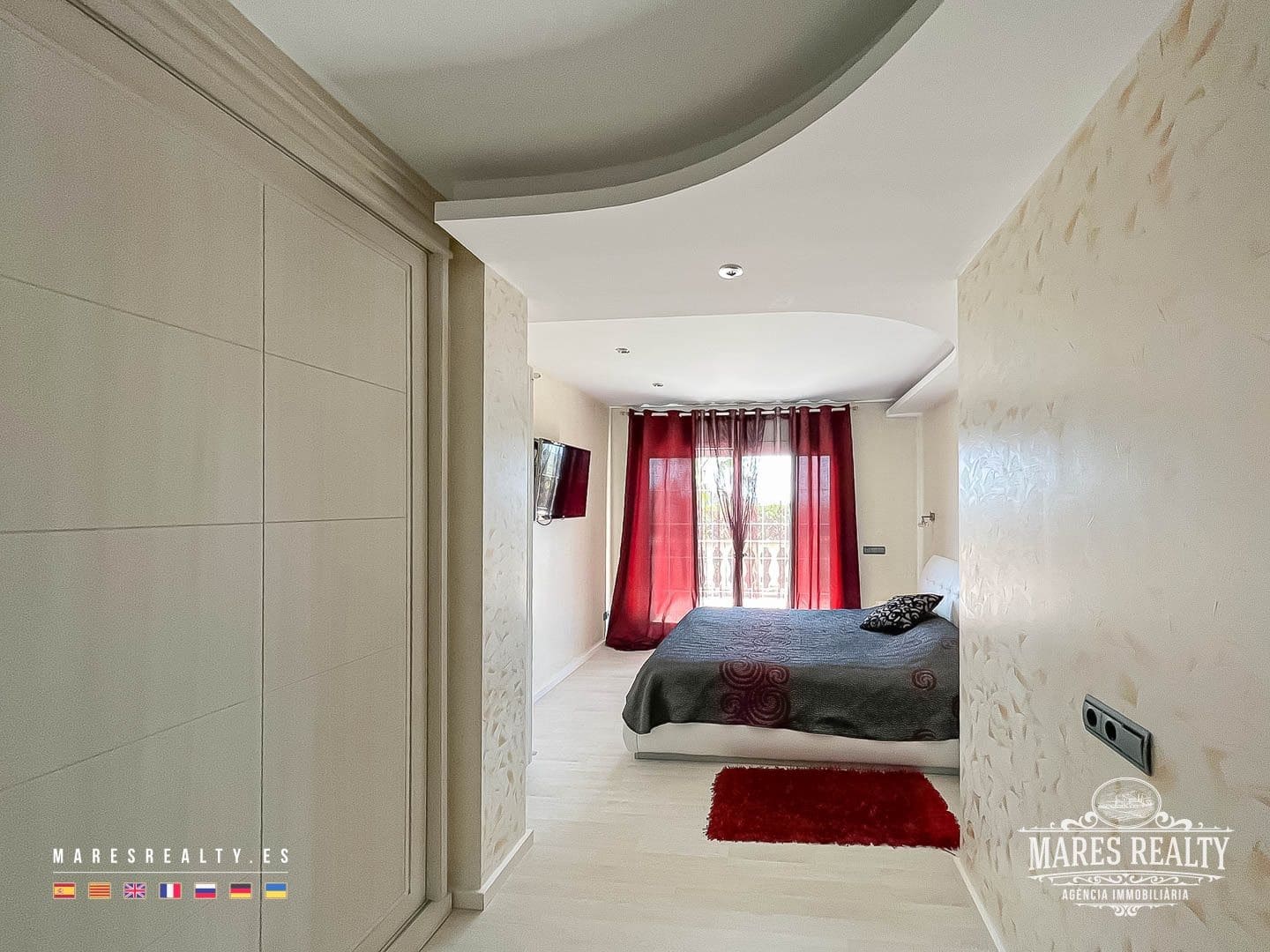 4 makuuhuone Huvila myytävänä paikassa Lloret de Mar mukana uima-altaan 
autotalli - 1 590 000 € (Ref: 7566973)