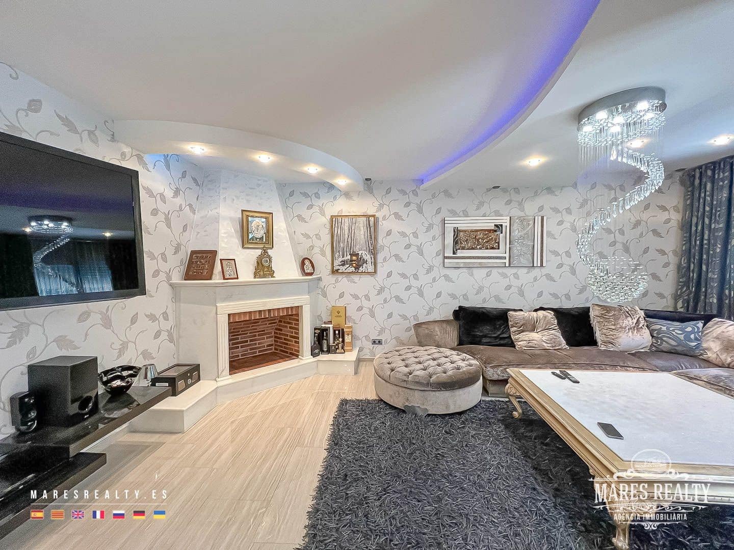 4 makuuhuone Huvila myytävänä paikassa Lloret de Mar mukana uima-altaan 
autotalli - 1 590 000 € (Ref: 7566973)