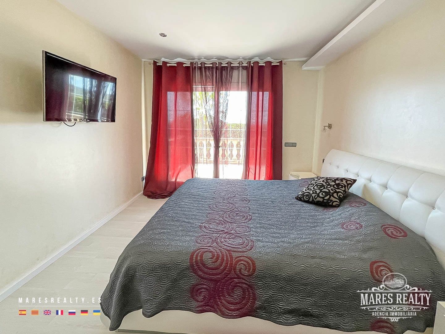 4 makuuhuone Huvila myytävänä paikassa Lloret de Mar mukana uima-altaan 
autotalli - 1 590 000 € (Ref: 7566973)