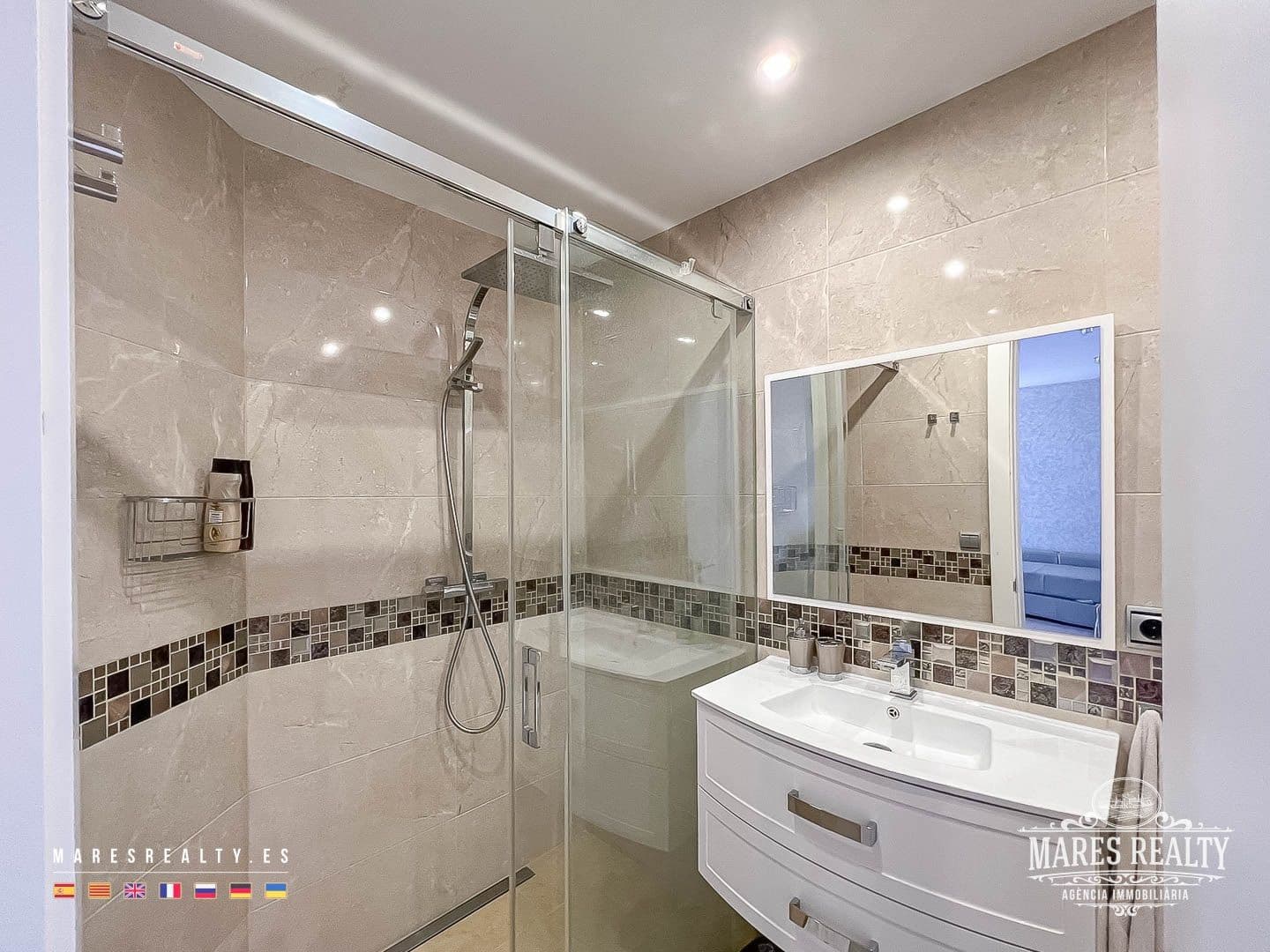 4 makuuhuone Huvila myytävänä paikassa Lloret de Mar mukana uima-altaan 
autotalli - 1 590 000 € (Ref: 7566973)