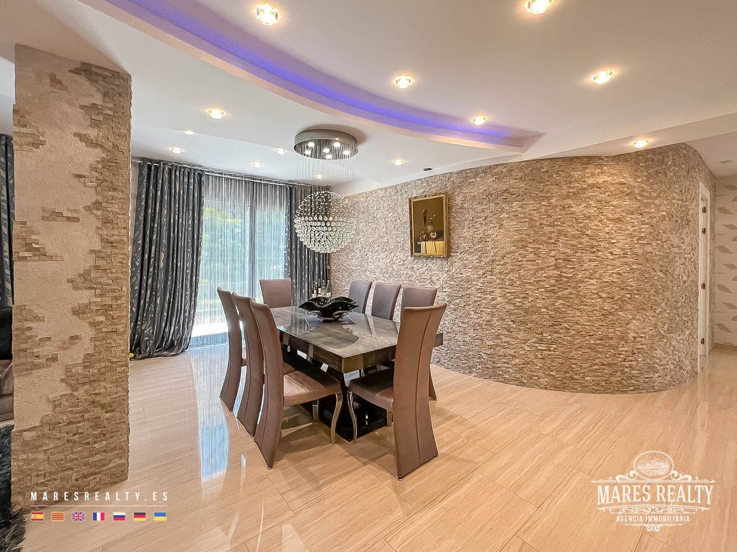 4 makuuhuone Huvila myytävänä paikassa Lloret de Mar mukana uima-altaan 
autotalli - 1 590 000 € (Ref: 7566973)