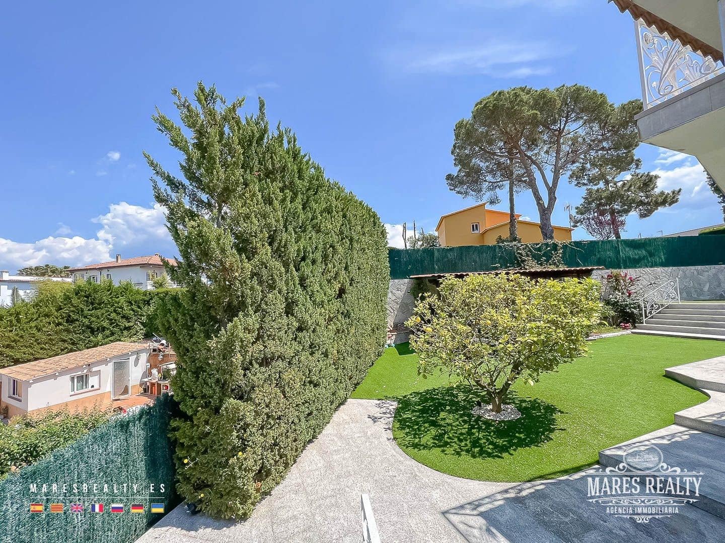 4 makuuhuone Huvila myytävänä paikassa Lloret de Mar mukana uima-altaan 
autotalli - 1 590 000 € (Ref: 7566973)