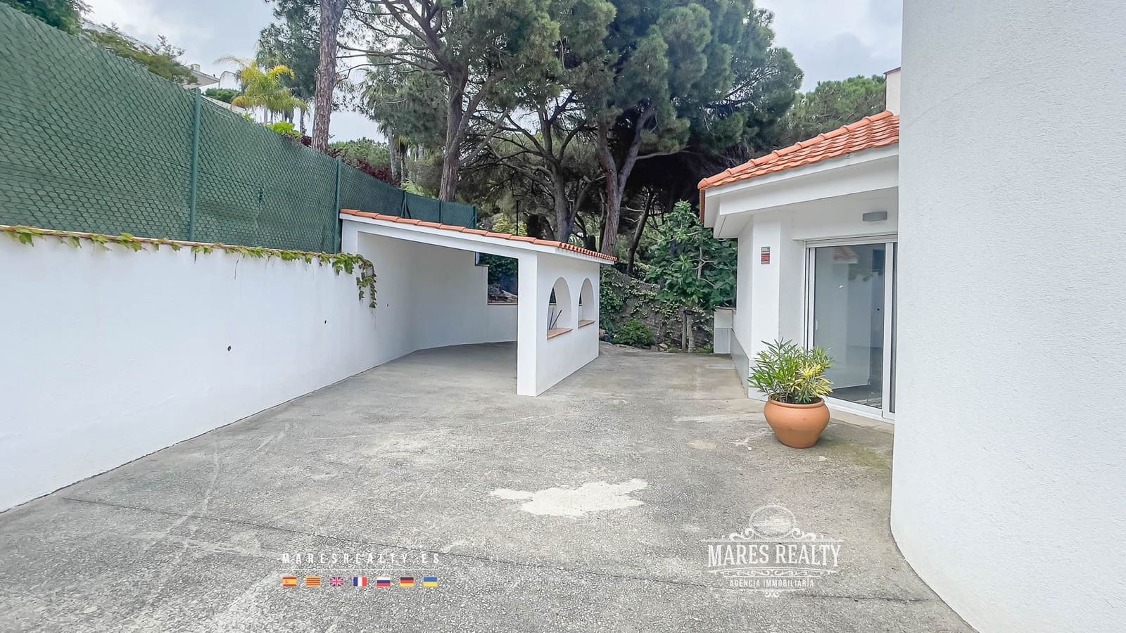 4 slaapkamer Villa te koop in Lloret de Mar met zwembad garage - € 2.950.000 (Ref: 7618313)