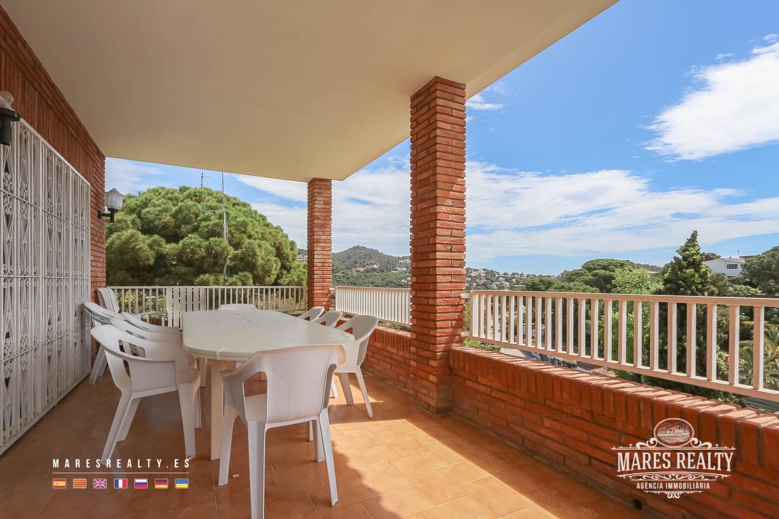 7 bedroom Villa for sale in Lloret de Mar with pool garage - € 490,000 (Ref: 7632090)