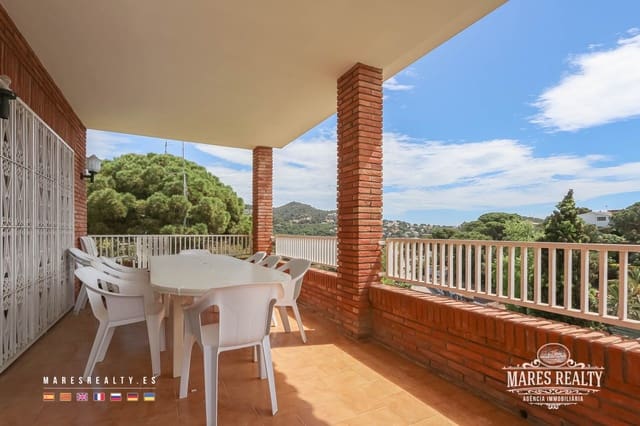 Chalet de 7 habitaciones en Lloret de Mar en venta con piscina garaje - 490.000 € (Ref: 7632090)