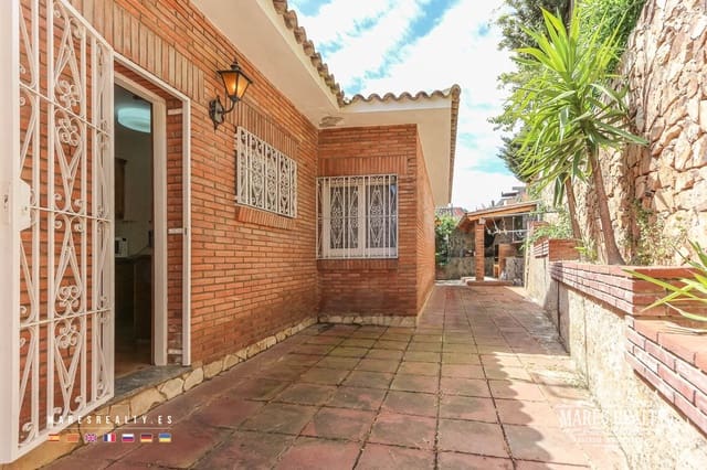 Chalet de 7 habitaciones en Lloret de Mar en venta con piscina garaje - 490.000 € (Ref: 7632090)