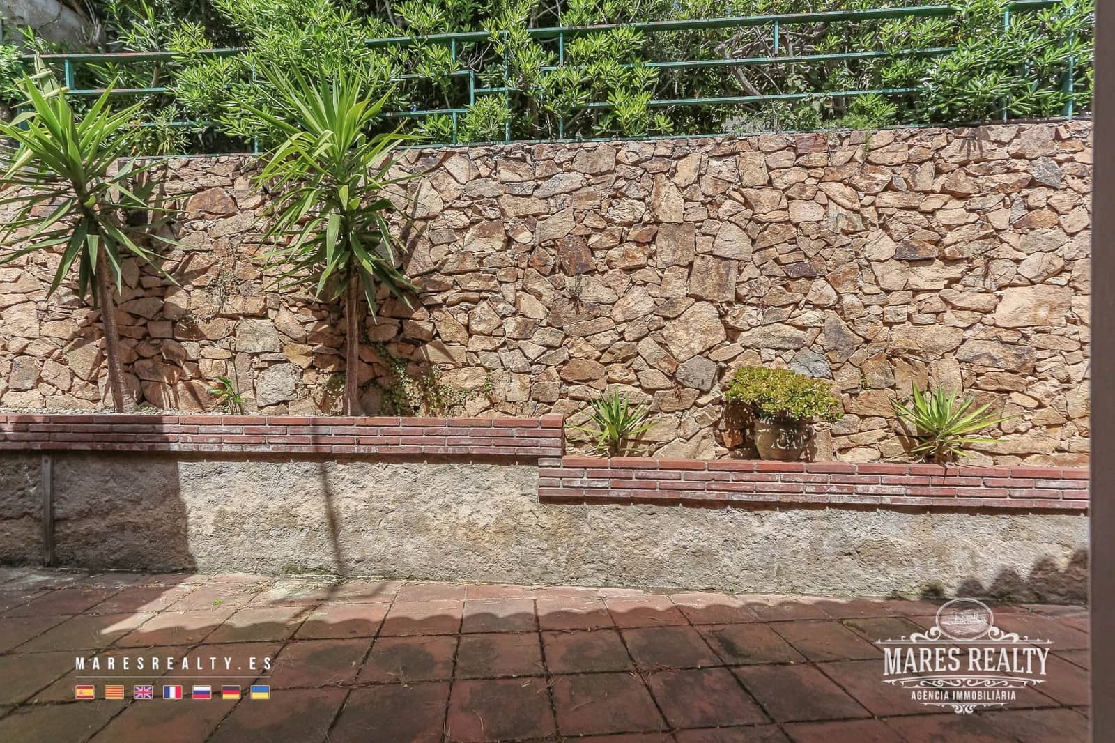 7 bedroom Villa for sale in Lloret de Mar with pool garage - € 490,000 (Ref: 7632090)